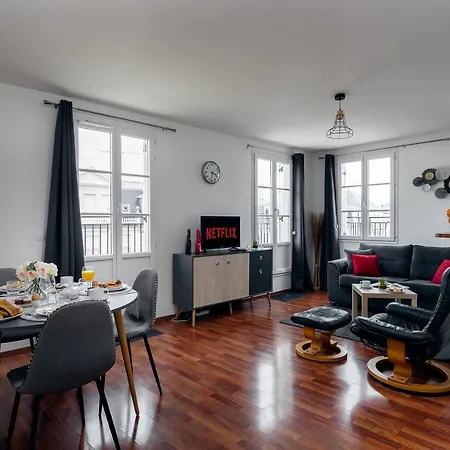 Cocoon First In Val D'europe Disney Paris Serris