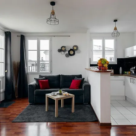 Cocoon First In Val D'europe Disney Paris Serris